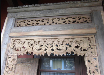 Biểu tượng Dơi trên bàn thờ